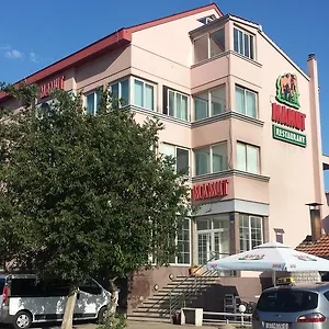 Gostinjska kuća Mamut, Kastela
